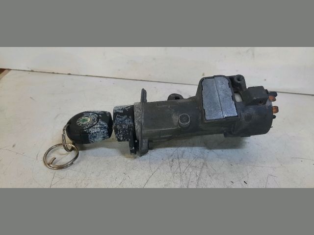 bontott SKODA FABIA I Gyújtáskapcsoló Házzal