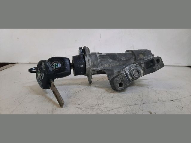 bontott SKODA FABIA I Gyújtáskapcsoló Házzal