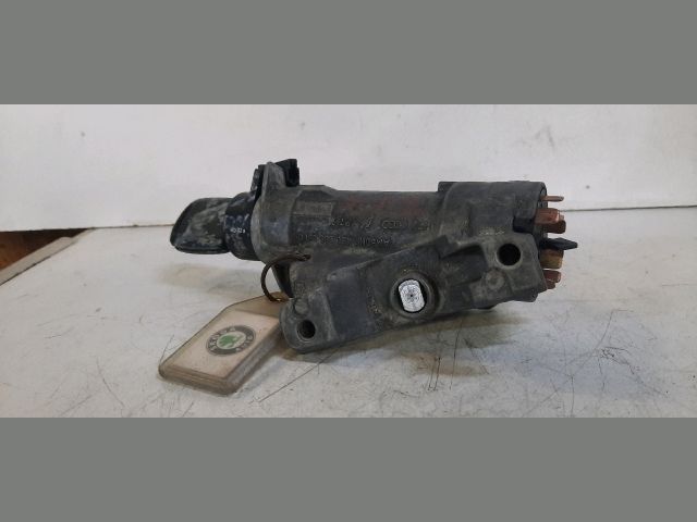 bontott SKODA FABIA I Gyújtáskapcsoló Házzal