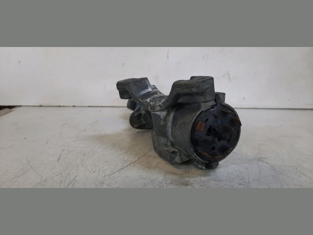 bontott SKODA FABIA I Gyújtáskapcsoló Házzal