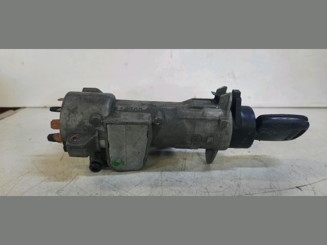 bontott SKODA FABIA I Gyújtáskapcsoló Házzal