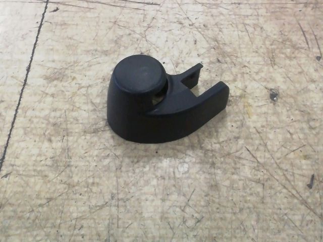 bontott SKODA FABIA I Hátsó Ablaktörlő Kar Burkolat