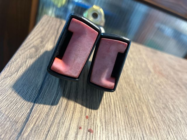 bontott SKODA FABIA I Hátsó középső Biztonsági Öv Csat