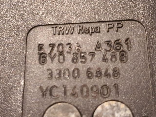 bontott SKODA FABIA I Hátsó középső Biztonsági Öv Csat