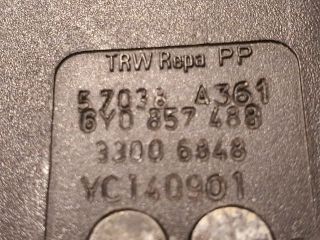 bontott SKODA FABIA I Hátsó középső Biztonsági Öv Csat