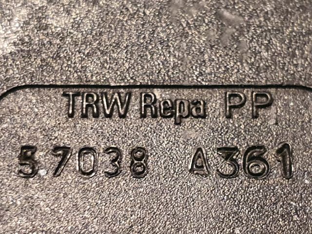 bontott SKODA FABIA I Hátsó középső Biztonsági Öv Csat