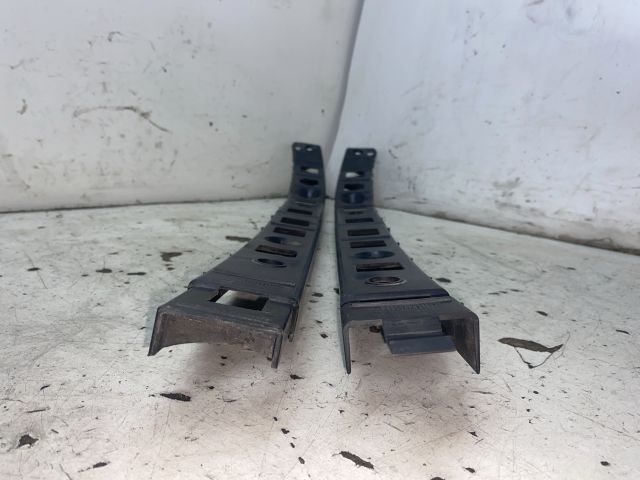 bontott SKODA FABIA I Hátsó középső Lökhárító Tartó (Műanyag)