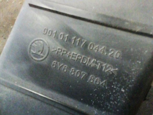 bontott SKODA FABIA I Hátsó középső Lökhárító Tartó (Műanyag)