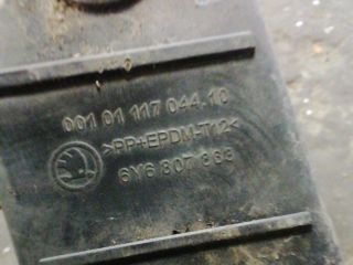 bontott SKODA FABIA I Hátsó középső Lökhárító Tartó (Műanyag)