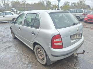 bontott SKODA FABIA I Hátsó Lökhárító (Részeivel)
