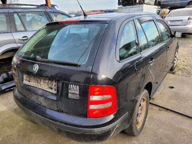 bontott SKODA FABIA I Hátsó Rendszámtábla Világítás