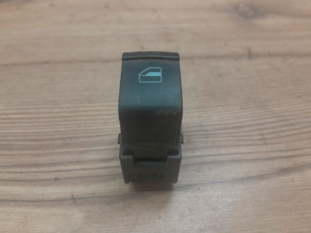 bontott SKODA FABIA I Jobb első Ablakemelő Kapcsoló