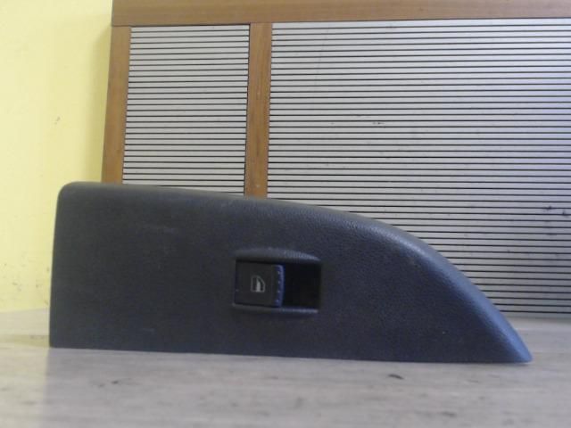 bontott SKODA FABIA I Jobb első Ablakemelő Kapcsoló