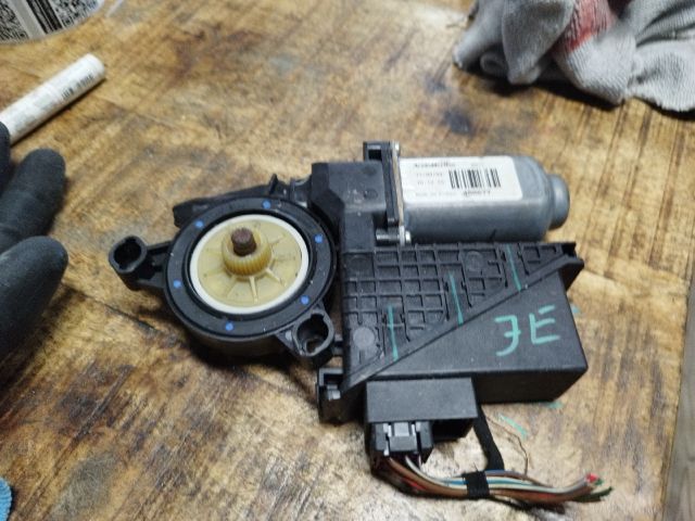 bontott SKODA FABIA I Jobb első Ablakemelő Motor