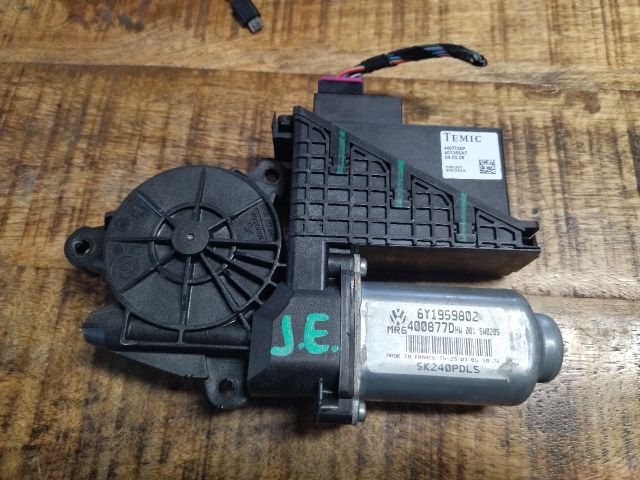 bontott SKODA FABIA I Jobb első Ablakemelő Motor