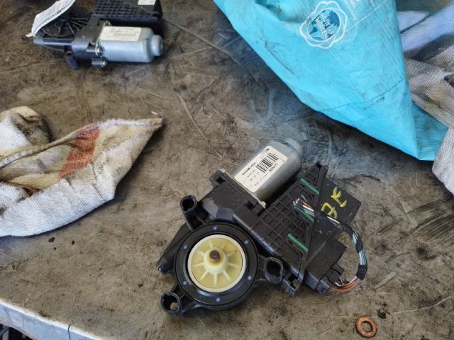 bontott SKODA FABIA I Jobb első Ablakemelő Motor