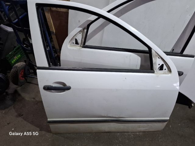 bontott SKODA FABIA I Jobb első Ajtó (Részeivel)