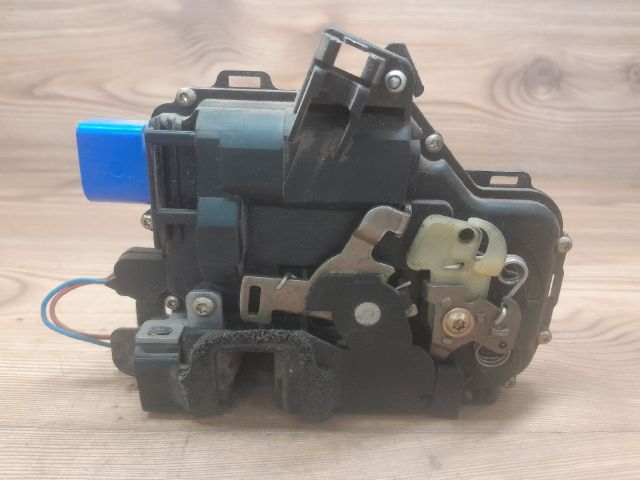 bontott SKODA FABIA I Jobb első Ajtózár