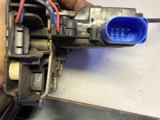 bontott SKODA FABIA I Jobb első Ajtózár