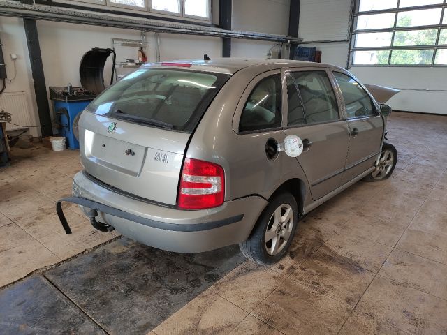 bontott SKODA FABIA I Jobb első Belső Küszöb Burkolat