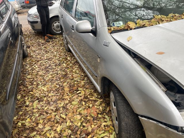 bontott SKODA FABIA I Jobb első Sárvédő