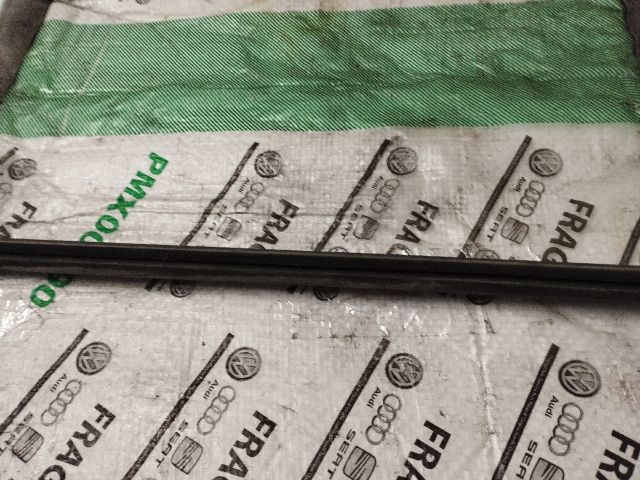 bontott SKODA FABIA I Jobb első Vízlehúzó Gumicsík