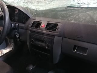 bontott SKODA FABIA I Jobb első Zsanér