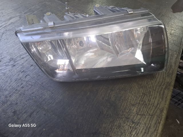 bontott SKODA FABIA I Jobb Fényszóró