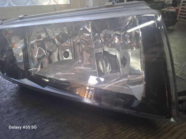 bontott SKODA FABIA I Jobb Fényszóró