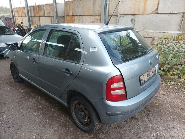 bontott SKODA FABIA I Jobb hátsó Fejtámla