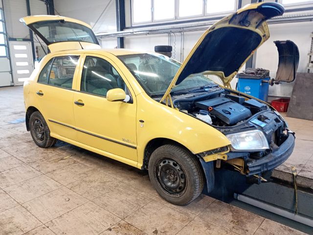 bontott SKODA FABIA I Jobb hátsó Fixüveg (Ajtóban)