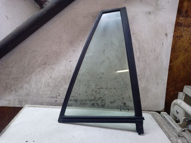 bontott SKODA FABIA I Jobb hátsó Fixüveg (Ajtóban)