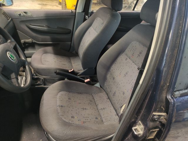 bontott SKODA FABIA I Jobb hátsó Kapaszkodó (Felső)