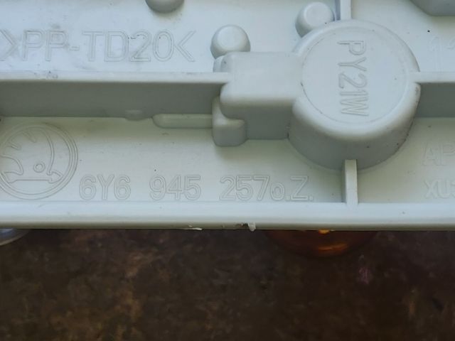 bontott SKODA FABIA I Jobb Hátsó Lámpa Foglalat