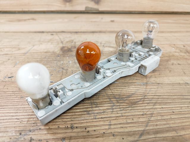 bontott SKODA FABIA I Jobb Hátsó Lámpa Foglalat