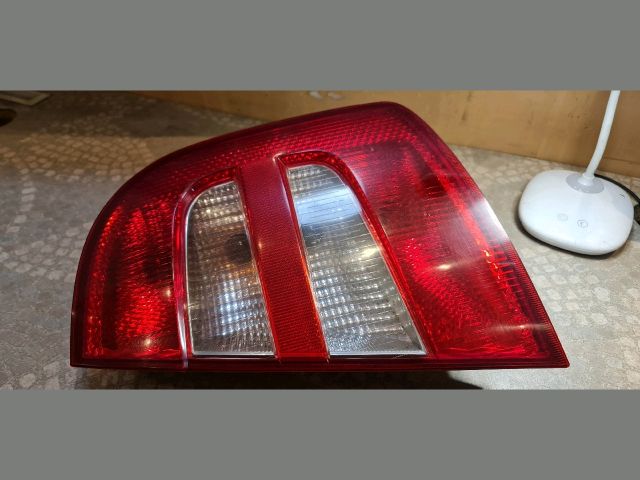 bontott SKODA FABIA I Jobb Hátsó Lámpa