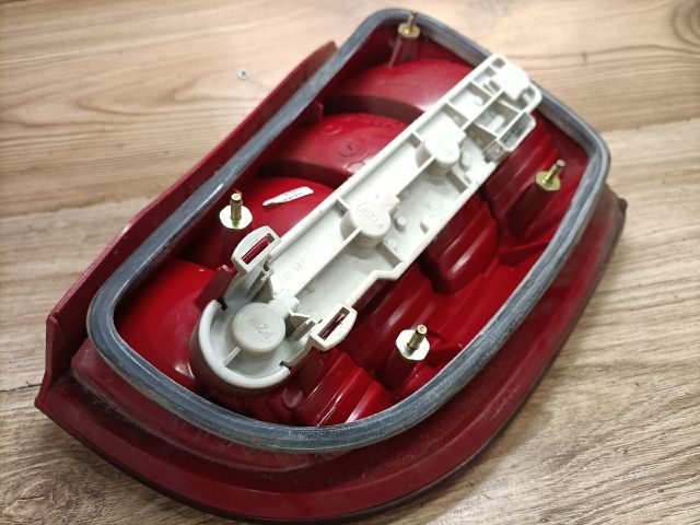 bontott SKODA FABIA I Jobb Hátsó Lámpa