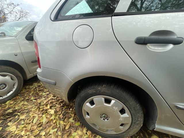 bontott SKODA FABIA I Jobb hátsó Sárvédő
