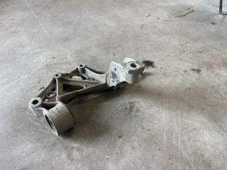 bontott SKODA FABIA I Jobb Lengőkar Tartó