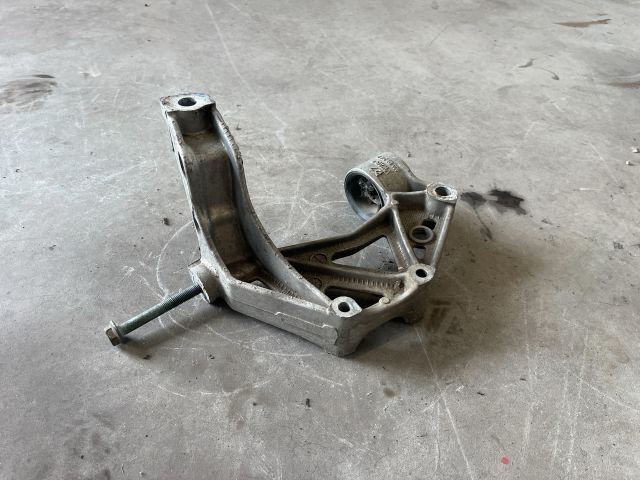 bontott SKODA FABIA I Jobb Lengőkar Tartó