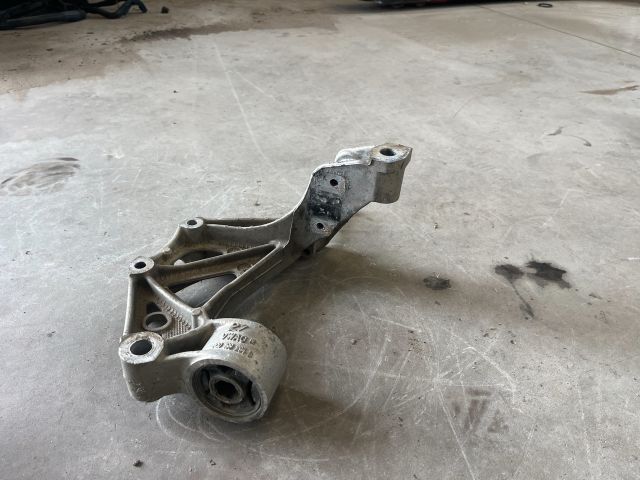 bontott SKODA FABIA I Jobb Lengőkar Tartó