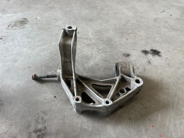 bontott SKODA FABIA I Jobb Lengőkar Tartó