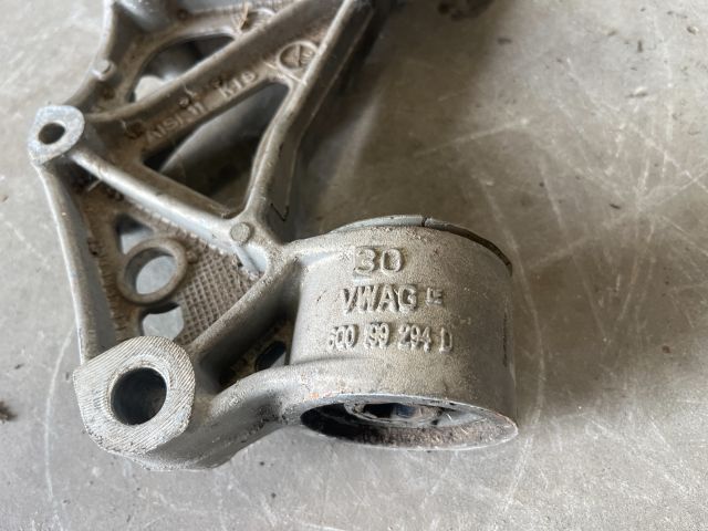 bontott SKODA FABIA I Jobb Lengőkar Tartó