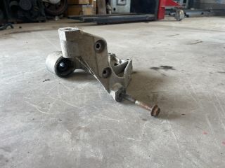 bontott SKODA FABIA I Jobb Lengőkar Tartó