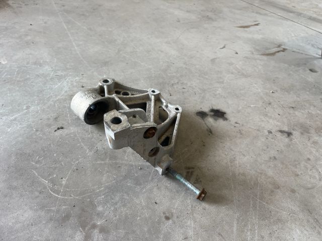 bontott SKODA FABIA I Jobb Lengőkar Tartó