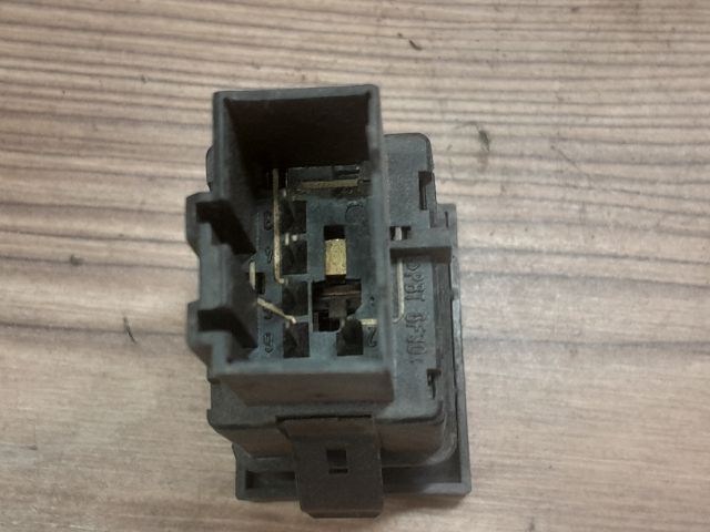 bontott SKODA FABIA I Kipörgésgátló Kapcsoló