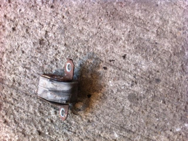 bontott SKODA FABIA I Kipufogó Tartó