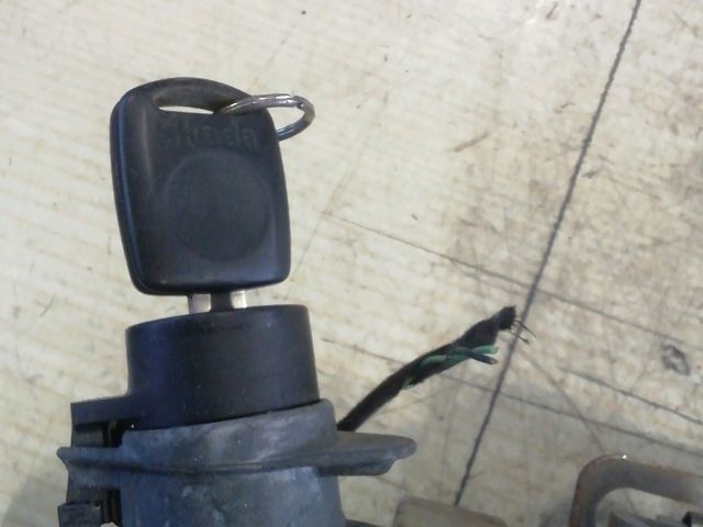 bontott SKODA FABIA I Kormányoszlop Kormányzárral