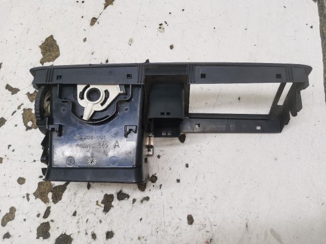 bontott SKODA FABIA I Középső Szellőző