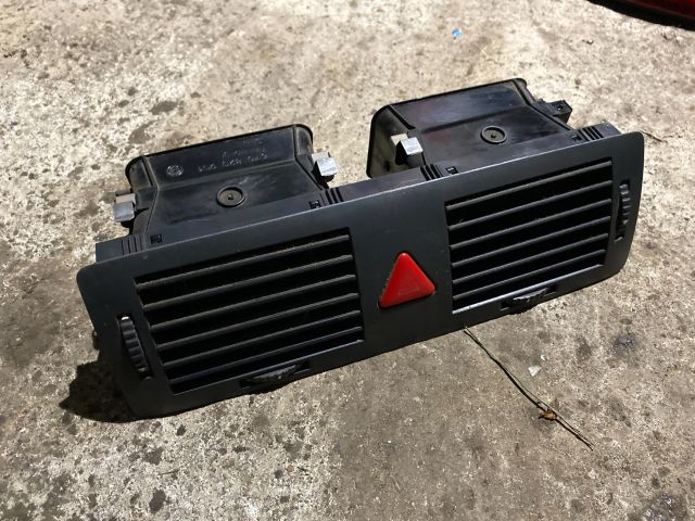 bontott SKODA FABIA I Középső Szellőző